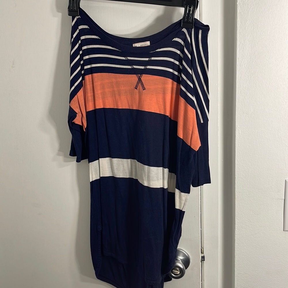 Pink navy blue and white quarter length T-shirt